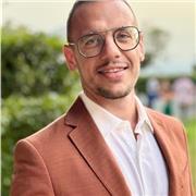 Insegnante impartisce ripetizioni su materie giuridiche. Disponibile anche per Economia, Italiano, storia e geografia